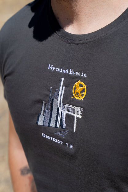 Camiseta District 12