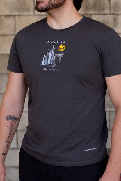 Camiseta District 12