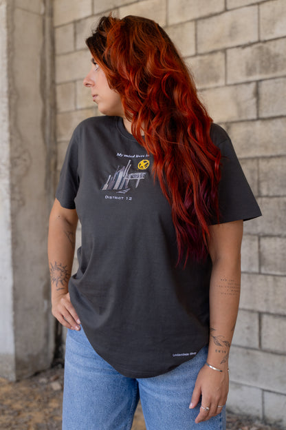 Camiseta District 12