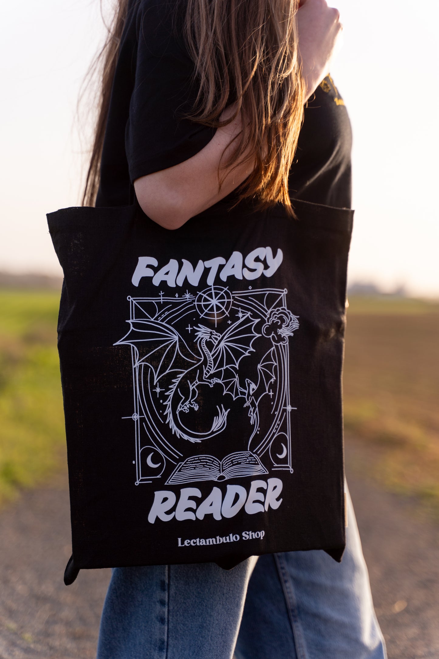 Totebag Fantasy Reader